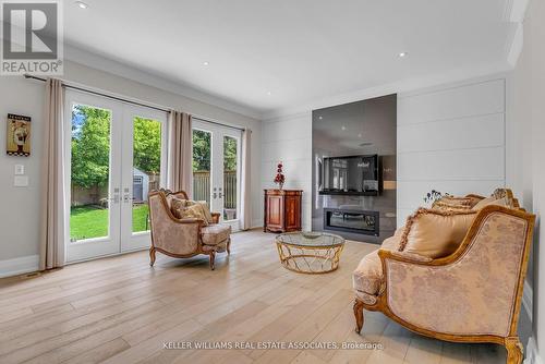 410 Atwater Avenue, Mississauga, ON - Indoor Photo Showing Living Room With Fireplace