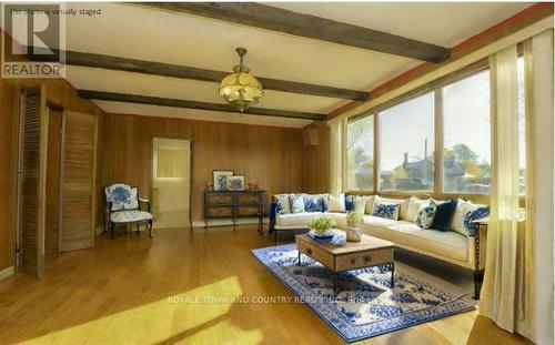 17 & 15 Amelia Street, Kawartha Lakes (Pontypool), ON - Indoor Photo Showing Living Room