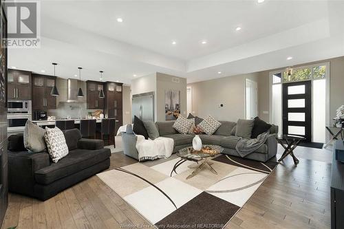 4 Malibu Drive, Leamington, ON - Indoor Photo Showing Living Room