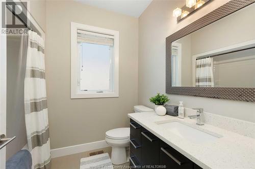 4 Malibu Drive, Leamington, ON - Indoor Photo Showing Bathroom