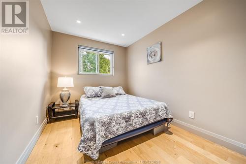 9793 Lynngrove Crescent, Windsor, ON - Indoor Photo Showing Bedroom