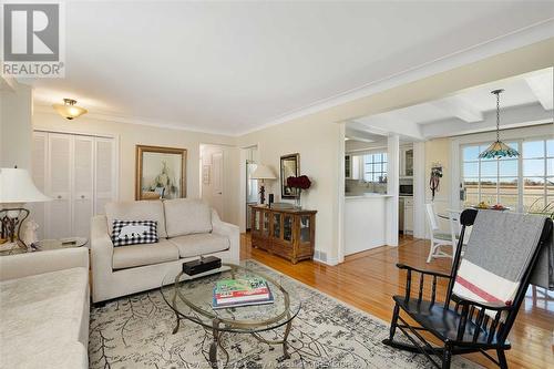 9055 Broderick Road, Lasalle, ON - Indoor Photo Showing Living Room