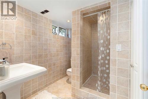 9055 Broderick Road, Lasalle, ON - Indoor Photo Showing Bathroom