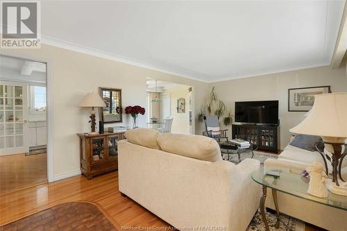 9055 Broderick Road, Lasalle, ON - Indoor Photo Showing Living Room