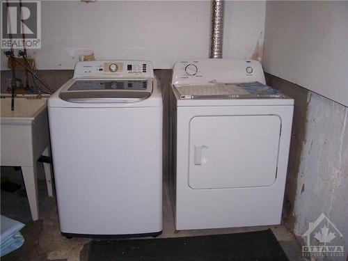 1648 Nordic Way, Ottawa, ON - Indoor Photo Showing Laundry Room