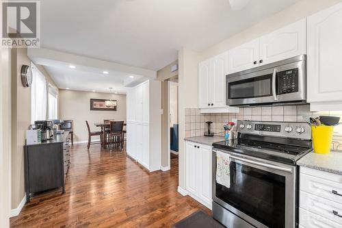 13 Sage Crescent, Ottawa, ON - Indoor Photo Showing Kitchen