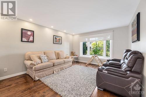 13 Sage Crescent, Ottawa, ON - Indoor Photo Showing Living Room