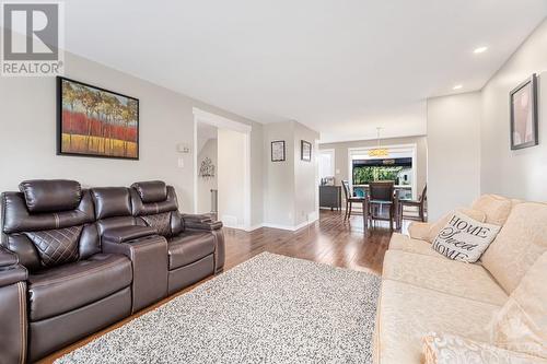 13 Sage Crescent, Ottawa, ON - Indoor Photo Showing Living Room