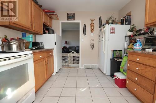 101-103 Forest Ave, Sault Ste. Marie, ON - Indoor Photo Showing Kitchen