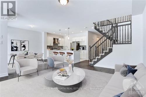 1006 Brian Good Avenue, Ottawa, ON - Indoor Photo Showing Living Room