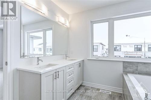 1006 Brian Good Avenue, Ottawa, ON - Indoor Photo Showing Bathroom