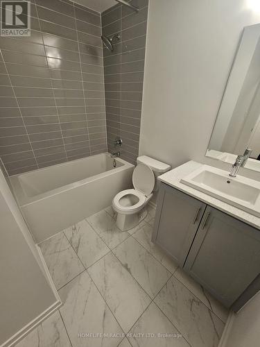 24 - 26 Lytham Green Circle, Newmarket, ON - Indoor Photo Showing Bathroom