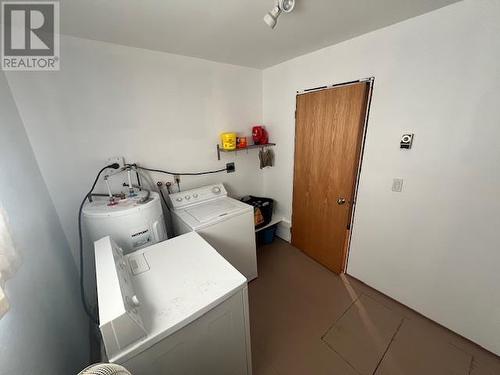 4353 Teal Road, Fairmont Hot Springs, BC - Indoor Photo Showing Laundry Room