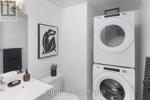 3001 - 325 Yorkland Boulevard, Toronto, ON - Indoor Photo Showing Laundry Room