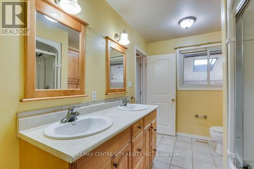 92 Cayuga Crescent, London, ON - Indoor Photo Showing Bathroom