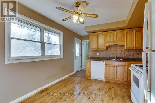 92 Cayuga Crescent, London, ON - Indoor Photo Showing Kitchen