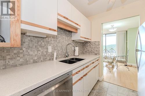 1008 - 2055 Upper Middle Road, Burlington, ON - Indoor Photo Showing Kitchen With Double Sink With Upgraded Kitchen