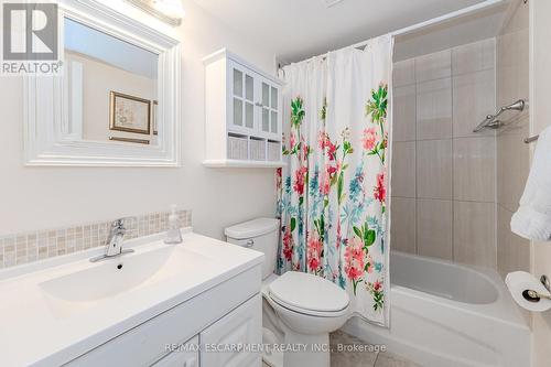 1008 - 2055 Upper Middle Road, Burlington, ON - Indoor Photo Showing Bathroom