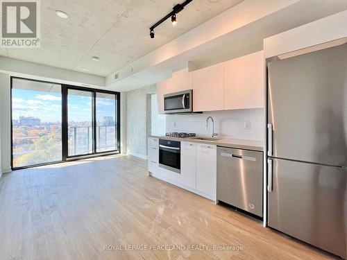 1002 - 195 Mccaul Street, Toronto, ON - Indoor Photo Showing Kitchen