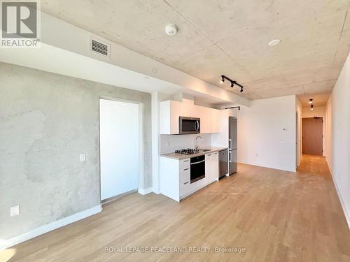 1002 - 195 Mccaul Street, Toronto, ON - Indoor Photo Showing Kitchen