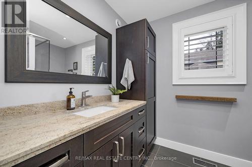 37 Zina Street, Orangeville, ON - Indoor Photo Showing Bathroom