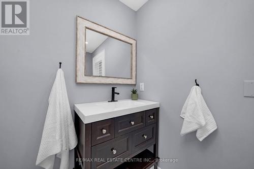 37 Zina Street, Orangeville, ON - Indoor Photo Showing Bathroom