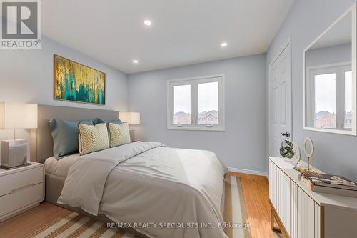 4235 Hazineh Court, Mississauga, ON - Indoor Photo Showing Bedroom