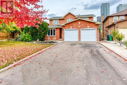 4235 Hazineh Court, Mississauga, ON - Outdoor With Facade