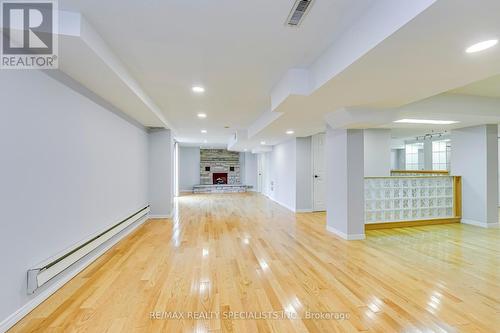 4235 Hazineh Court, Mississauga, ON - Indoor