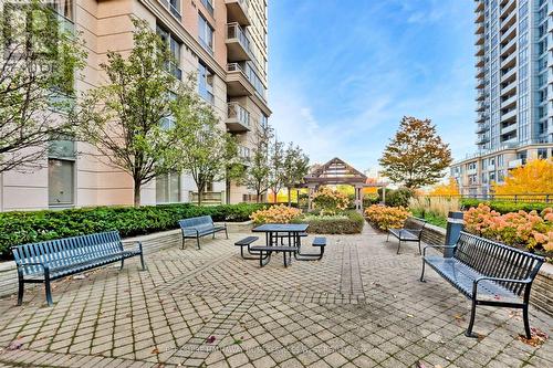 1602 - 5229 Dundas Street W, Toronto, ON - Outdoor With Balcony