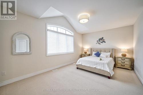 211 Sixteen Mile Drive, Oakville, ON - Indoor Photo Showing Bedroom