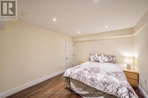 211 Sixteen Mile Drive, Oakville, ON - Indoor Photo Showing Bedroom