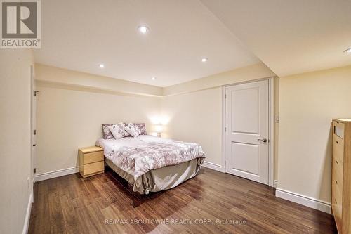 211 Sixteen Mile Drive, Oakville, ON - Indoor Photo Showing Bedroom