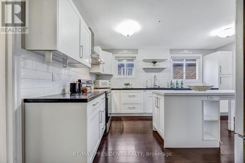 28 Royal Salisbury Way, Brampton, ON - Indoor Photo Showing Kitchen With Upgraded Kitchen