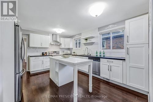 28 Royal Salisbury Way, Brampton, ON - Indoor Photo Showing Kitchen