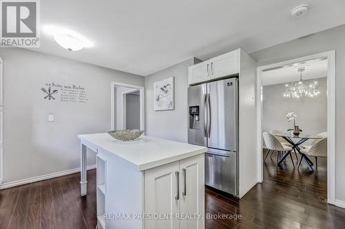 28 Royal Salisbury Way, Brampton, ON - Indoor Photo Showing Kitchen