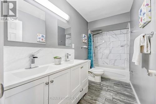 28 Royal Salisbury Way, Brampton, ON - Indoor Photo Showing Bathroom