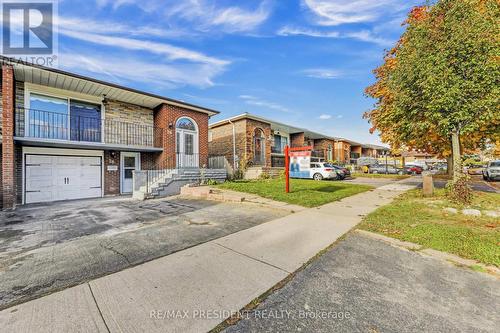 28 Royal Salisbury Way, Brampton, ON - Outdoor With Balcony With Facade