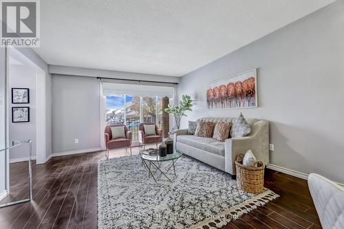 28 Royal Salisbury Way, Brampton, ON - Indoor Photo Showing Living Room