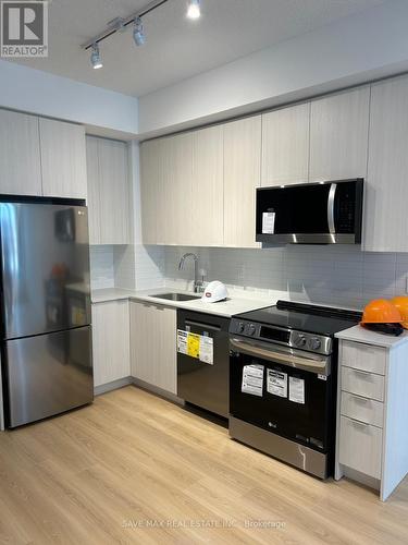 215 - 225 Malta Ave Avenue, Brampton, ON - Indoor Photo Showing Kitchen