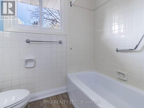 2340 Blase Court, Mississauga, ON - Indoor Photo Showing Bathroom