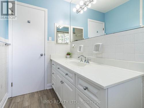 2340 Blase Court, Mississauga, ON - Indoor Photo Showing Bathroom