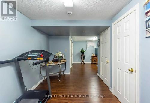 18 Rockway Court, Hamilton, ON - Indoor Photo Showing Other Room