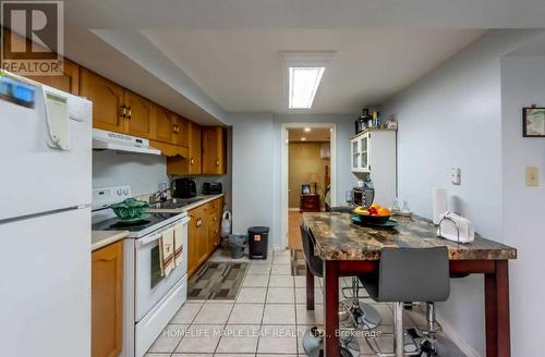 18 Rockway Court, Hamilton, ON - Indoor Photo Showing Kitchen