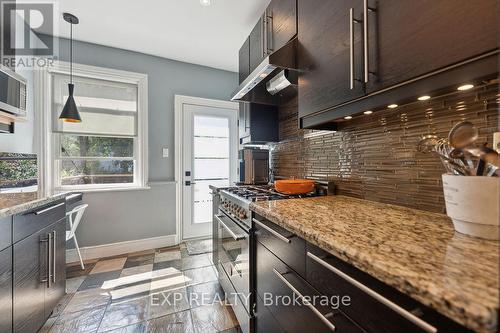 28 Grove Street, Hamilton, ON - Indoor Photo Showing Kitchen