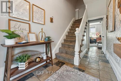 28 Grove Street, Hamilton, ON - Indoor Photo Showing Other Room