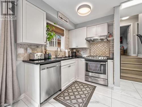 2 Maitland Avenue, Hamilton, ON - Indoor Photo Showing Kitchen With Upgraded Kitchen