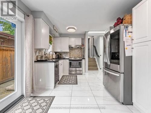 2 Maitland Avenue, Hamilton, ON - Indoor Photo Showing Kitchen