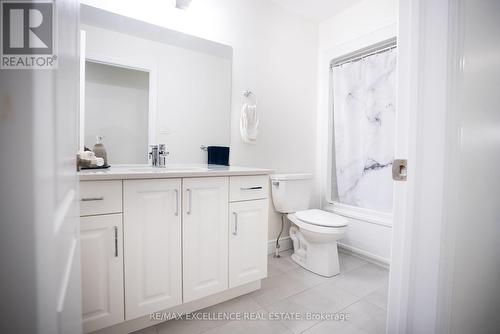 3084 Tillmann Road, London, ON - Indoor Photo Showing Bathroom