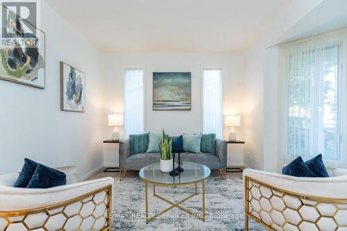 140 Dinison Crescent, Kitchener, ON - Indoor Photo Showing Living Room